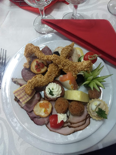 Restaurant "Super Splendid"