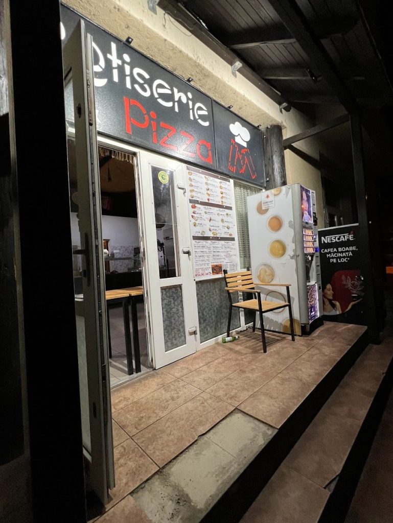 rotiserie pizza moinesti